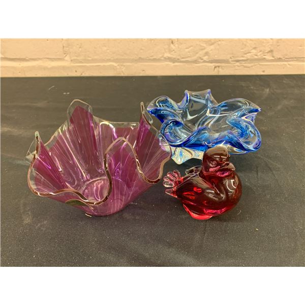 Lot of 3 Art Glass Blown Glass Bird Figurine and 2 Bowls