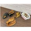 Image 1 : Baseball Mitts, Softballs / Baseballs