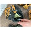 Image 5 : Baseball Mitts, Softballs / Baseballs