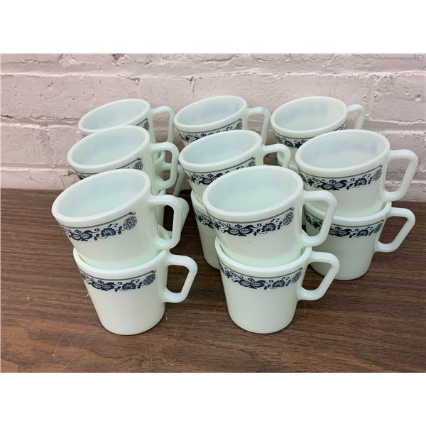 Lot of 16 Vintage Pyrex Milk Glass Mugs