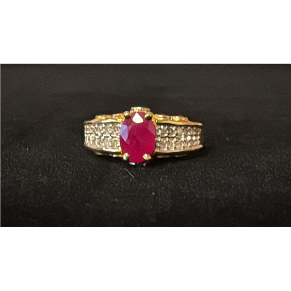 APPROX 18K LADIES RING SET WITH RUBY AND DIAMONDS (4.3G)