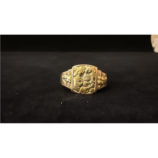 APPROX 10K MENS RING SET WITH GOLD NUGGET (6.2G)