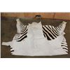 Image 5 : XL *Like New* ZEBRA Hide or ZEBRA Rug