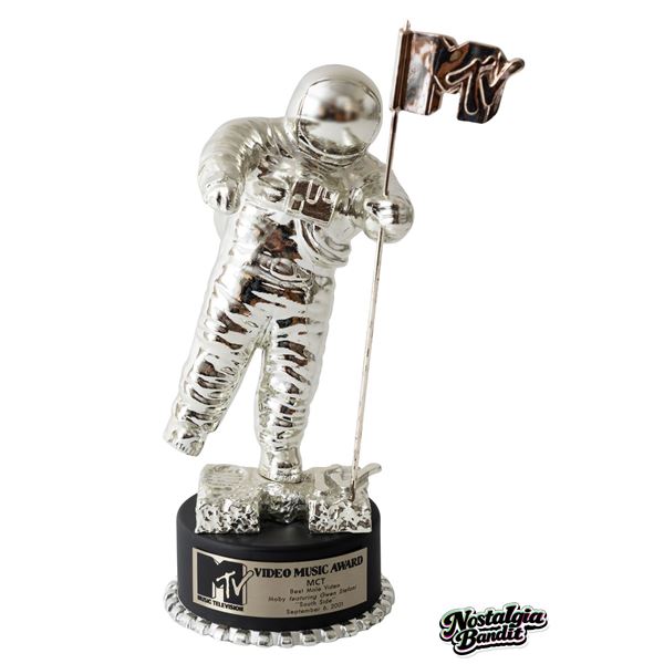 Moby | Moby ft. Gwen Stefani "South Side" MTV VMA "Moon Man" Award (Best Male Video) (2000-2001)