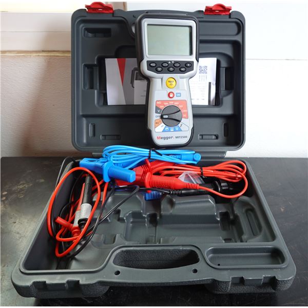 Megger MIT2500 Insulation Tester w/ Hook Clips in Hard Case