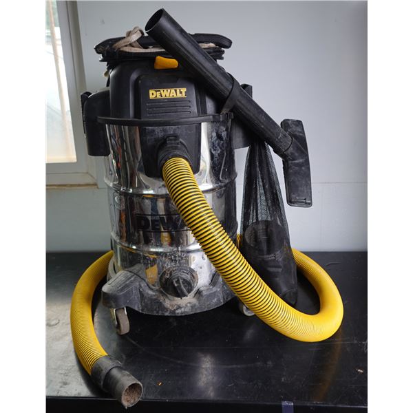 DeWalt DXV08SA Wet/Dry Vacuum