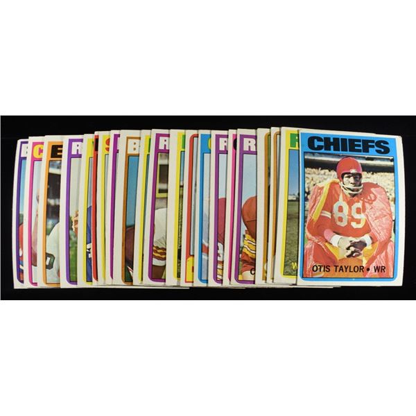 (21) 1972 TOPPS FOOTBALL CARDS