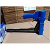 Image 3 : C-TYPE PNEUMATIC STAPLER WITH 1 BOX OF STAPLES