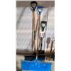 Image 1 : LOT OF 3 ASSORTED SHOVELS