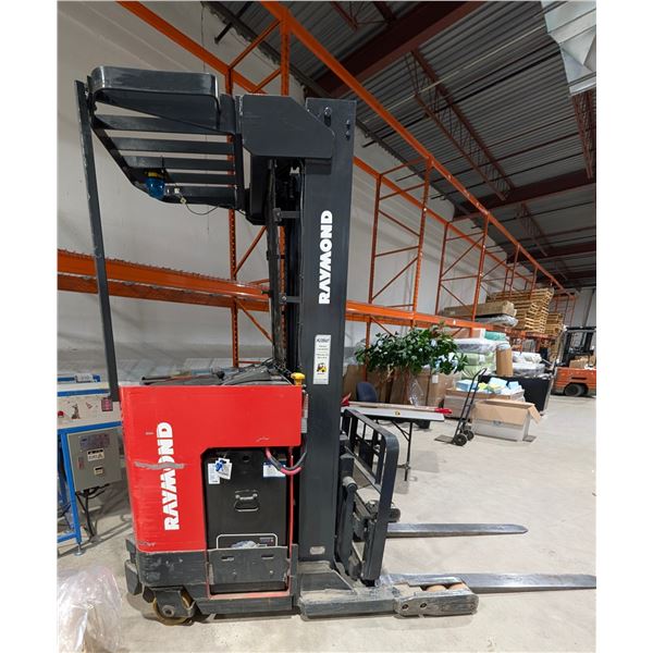 RAYMOND ELECTRIC FORKLIFT, 36V, 4,500 LB CAPACITY, W/ CHARGER