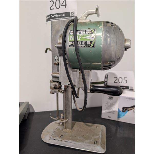 WOLF PACER FABRIC CUTTER