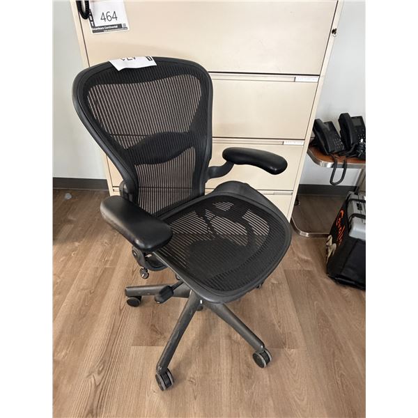 HERMAN MILLER MESH CHAIR