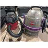 Image 1 : LOT OF 2 ASSORTED VACUUMS
