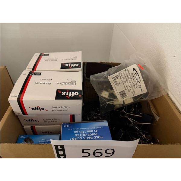 LOT OF ASSORTED PAPER CLIPS