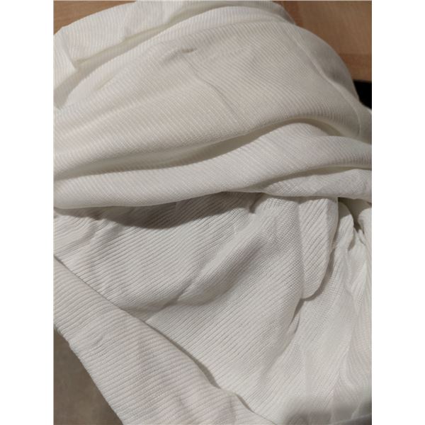 LOT OF 30+ ASSORTED GREY MATTRESS BORDERS