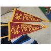Image 3 : 4 Winnipeg Jets Hockey Items – Pennants and 4XL Reebok Jersey