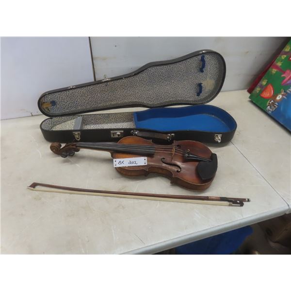 Vintage French Violin with Bow and Case – Tuned and Ready to Play