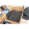 Image 5 : Toyota Tundra Carpet and Rubber Mats