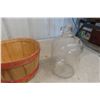 Image 4 : Admiral Radio, 2 Baskets and Jug