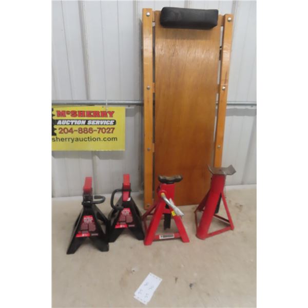 4 Jack Stands and Mechanics Creeper