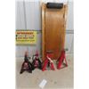 Image 1 : 4 Jack Stands and Mechanics Creeper