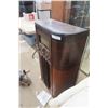 Image 5 : Vintage Cabinet Radio