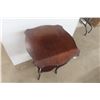 Image 3 : Parlor Stand – 30" × 20" × 20"