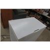 Image 3 : Frigidaire Deep Freeze with 2 Baskets – 34"H × 35" × 21½"