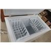 Image 4 : Frigidaire Deep Freeze with 2 Baskets – 34"H × 35" × 21½"
