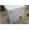 Image 5 : Frigidaire Deep Freeze with 2 Baskets – 34"H × 35" × 21½"