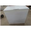 Image 7 : Frigidaire Deep Freeze with 2 Baskets – 34"H × 35" × 21½"