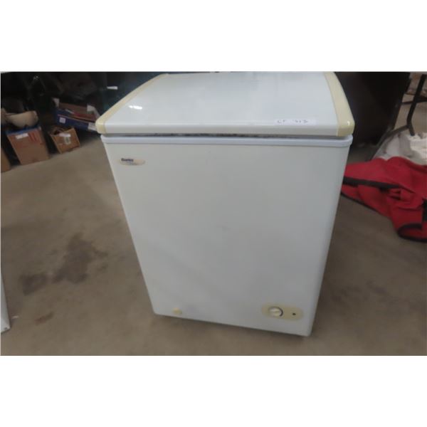 Danby Deep Freeze – 30" × 25" × 20½"