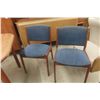Image 5 : Table with Scissor Leaf and 4 Chairs – 29" × 38" × 38"
