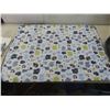 Image 7 : 4 Kids Blankets, Snoopy, Tigger & Booster Seat