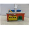 Image 21 : Fisher Price Castle, Zoo, Rescue Heroes Fire Truck, Lift'n Deliver Lower Fire Truck +