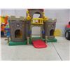 Image 7 : Fisher Price Castle, Zoo, Rescue Heroes Fire Truck, Lift'n Deliver Lower Fire Truck +