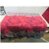 Image 7 : King Size Rose Pattern Comforter, Fleece Blanket & more