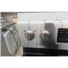 Image 3 : Samsung Stainless Steel Range – Convection Bake and Broil, Warming Zone, Steam Clean