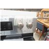 Image 5 : Samsung Stainless Steel Range – Convection Bake and Broil, Warming Zone, Steam Clean