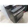 Image 9 : Samsung Stainless Steel Range – Convection Bake and Broil, Warming Zone, Steam Clean