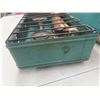 Image 3 : Vintage Eaton's Gas Camp Cook Stove