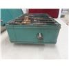 Image 4 : Vintage Eaton's Gas Camp Cook Stove