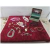 Image 1 : Fashion Jewelry: Beads, Necklaces and Jewelry Box