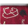 Image 4 : Fashion Jewelry: Beads, Necklaces and Jewelry Box