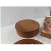 Image 3 : Vintage First Nations Haida Lot: Clarance Wells Carved Lid Round Box, 2 Painted Salmon Boxes, and 1