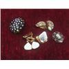 Image 10 : Vintage Jewelry: Brooches, Clip-On Earrings, Cufflinks, Tie Pins, Sweater Clip, and More