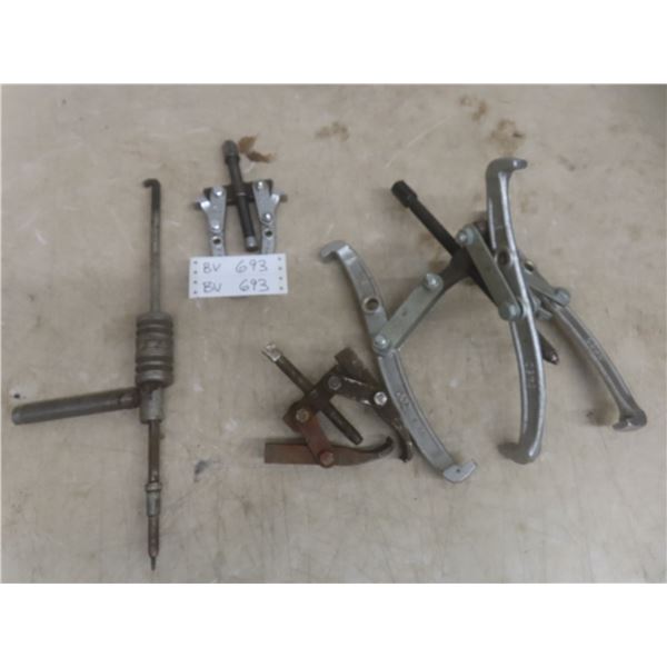 3x Gear Pullers and Slide Puller –