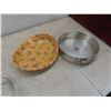 Image 9 : 3-Piece Pyrex Mixing Bowl Set, Corning Ware Baking Dish, Plastic Serving Plates, and More