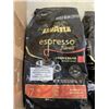 Image 2 : 3 NEW 1KG BAGS OF LAVAZZA ESPRESSO BARISTA GRAN CREMA MEDIUM ROAST WHOLE BEAN COFFEE, BB 02/28/2026