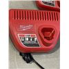 Image 2 : 5 MILWAUKEE BATTERY CHARGERS